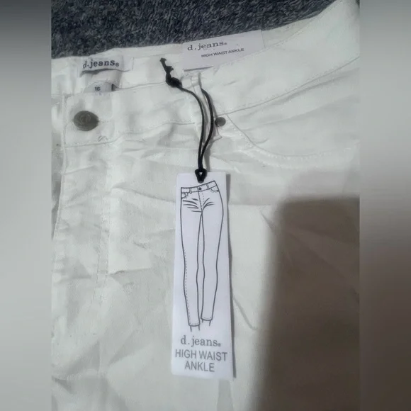 NWT / d. jeans Women's White Ankle Jeans plus size 16 - Picture 9 of 11